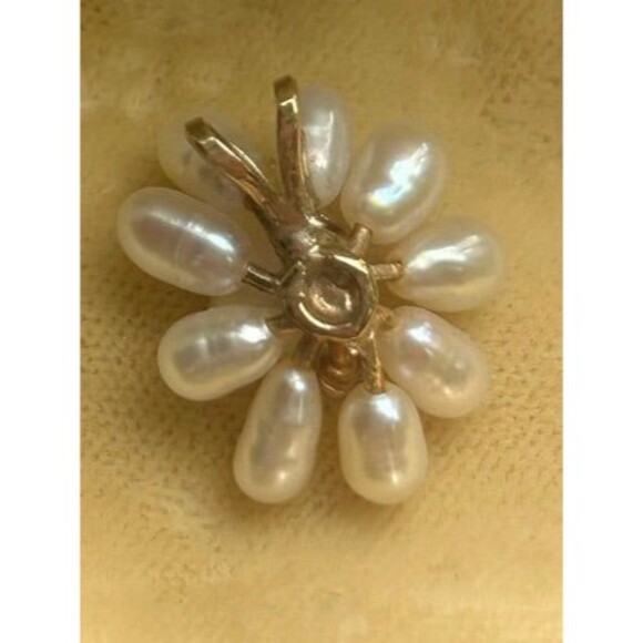 Vintage gold pearl earrings and pendant set timeless elegance - Picture 4 of 6